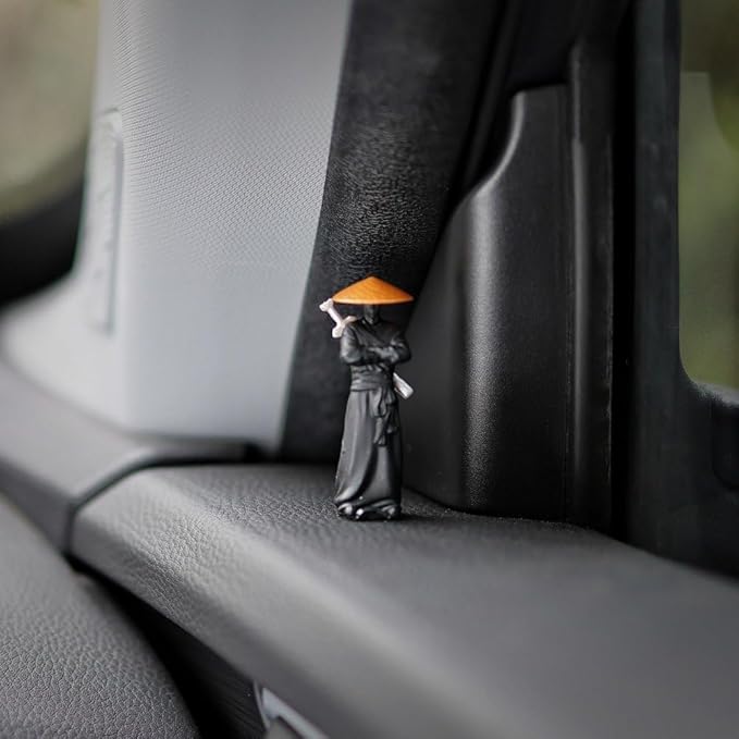 3pcs Mini Samurai Statue Set – Japanese Samurai Figurine Ornaments for Car Dashboard & Desk Decor - Image 2